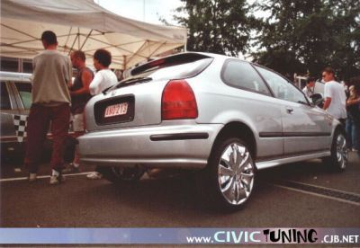  Honda /   honda_tuning_027.jpg - 572x395