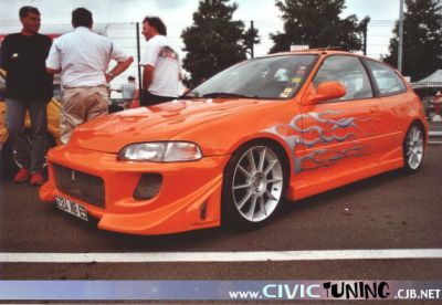  Honda /   honda_tuning_044.jpg - 572x395