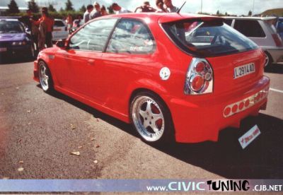  Honda /   honda_tuning_054.jpg - 572x395