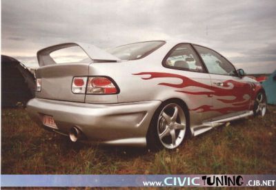  Honda /   honda_tuning_056.jpg - 572x395