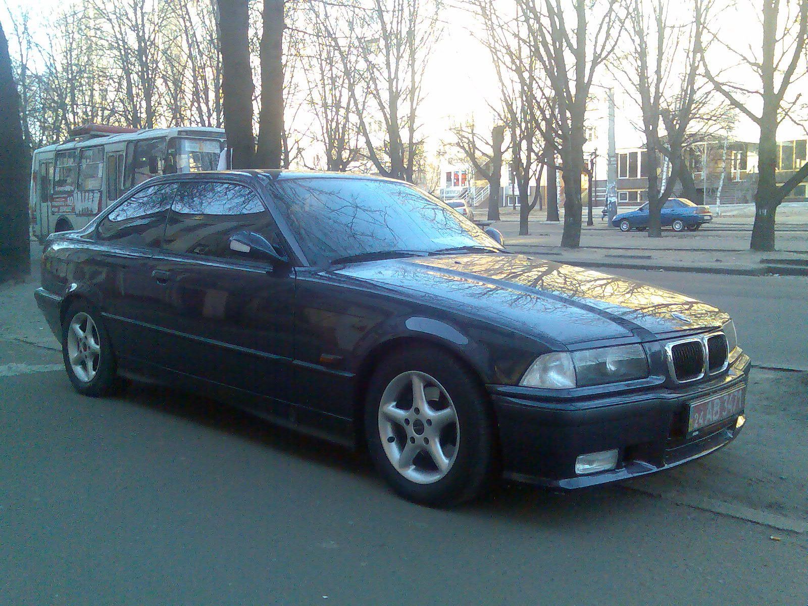 BMW 320i 2 loaded_209.jpg