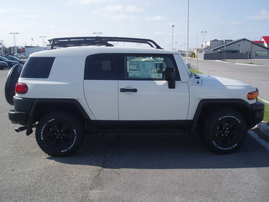 Toyota FJ Cruiser Special Edition Trail Teams loaded_571.jpg