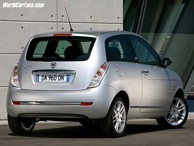 Lancia Ypsilon loaded_290.jpg - 800x600