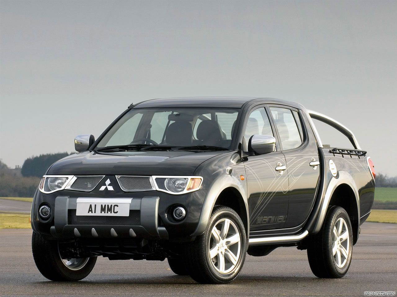  mitsubishil_108.jpg