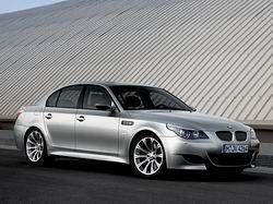 BMW M5 (E60) 