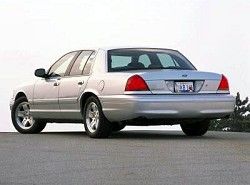 Crown Victoria 4.6 (223hp)(P7) Ford 