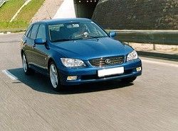 Lexus IS 300 SportCross  GXE10 