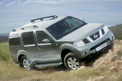 Pathfinder III 4.0 LE Nissan 