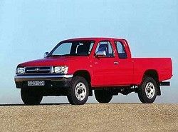 Toyota Hilux 2.4 (105hp) (2dr) 